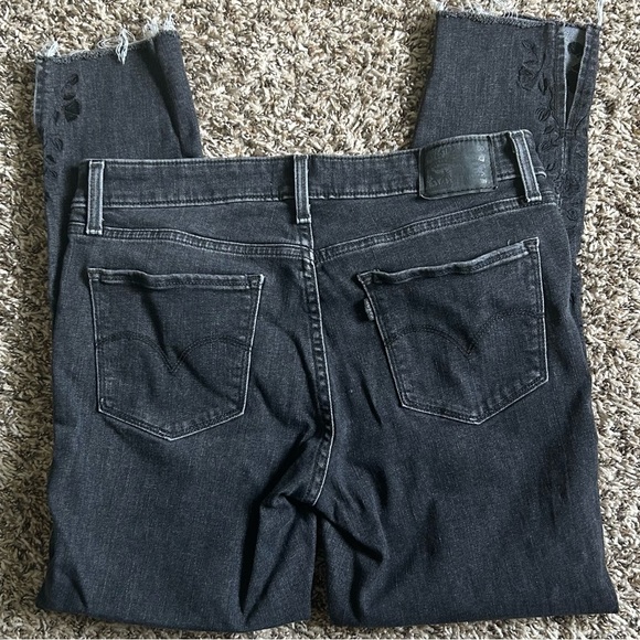 Levi’s 711 Raw Hem Skinny Jeans - Picture 2 of 14